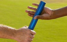 江苏体彩网|科比·桑德斯深度解析快船队更衣室氛围，团结与挑战交织的2025赛季征程