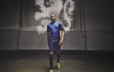 中彩网|锐评丨二十年坚守终谢幕，申花联赛冠军成于汉超未圆之梦