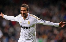 江苏体彩网-比朔夫坦诚位置心声，左后卫与中场皆游刃有余，六号位才是终极追求