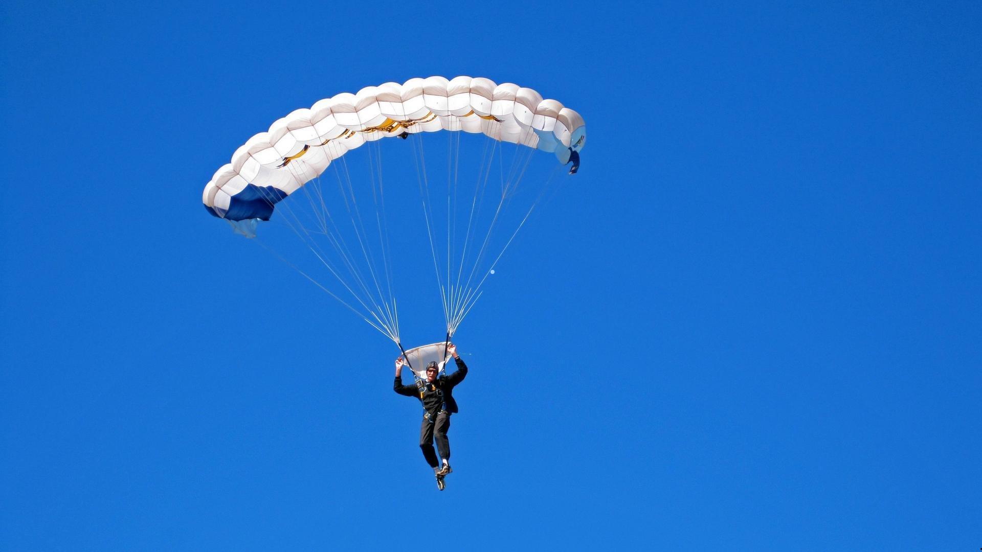 队报：马竞想引入李刚仁，巴黎不会在冬窗放走他并可能续约