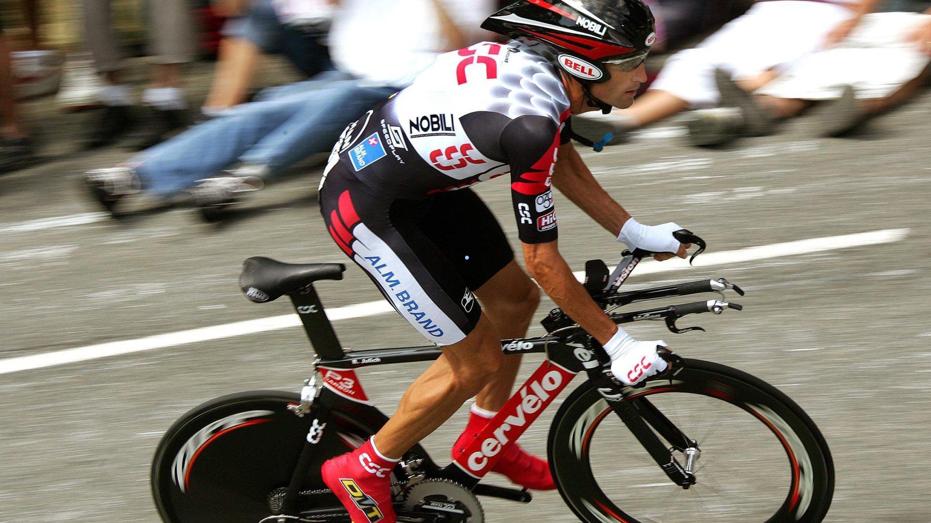 体育毛巾卫生危机,常年不更换滋生细菌,皮肤与健康面临严重威胁