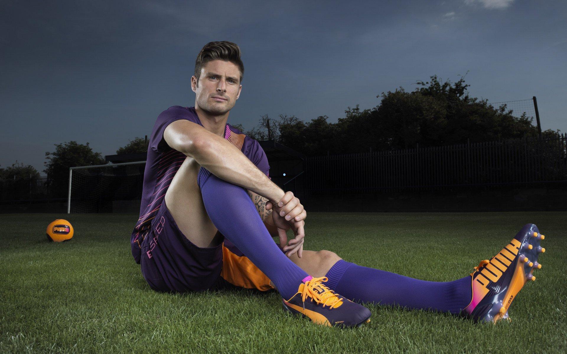 菲利佩点球战术遇阻 中卫莱奥婉拒主罚引发战术思考